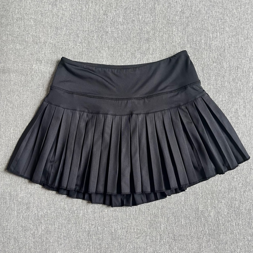 GOLDHINDGE Black Athletic Skirt with Pleats Size S